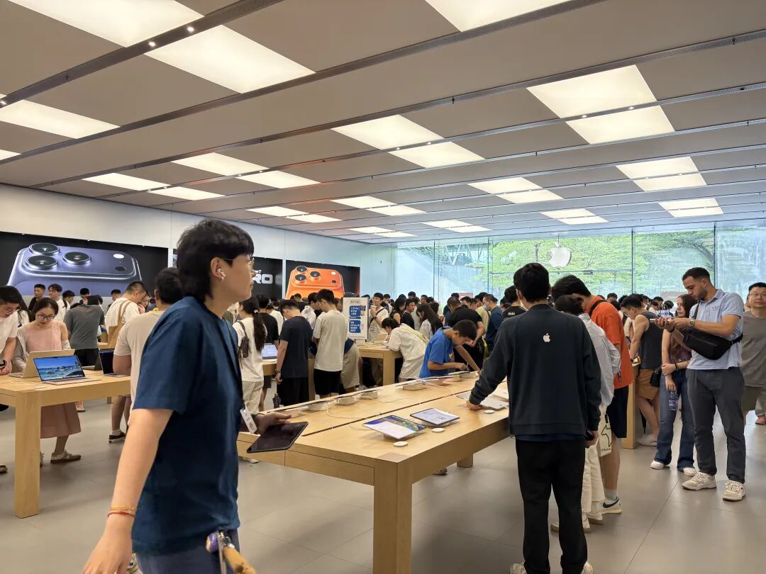 【实探】iPhone 17开售第二日深圳